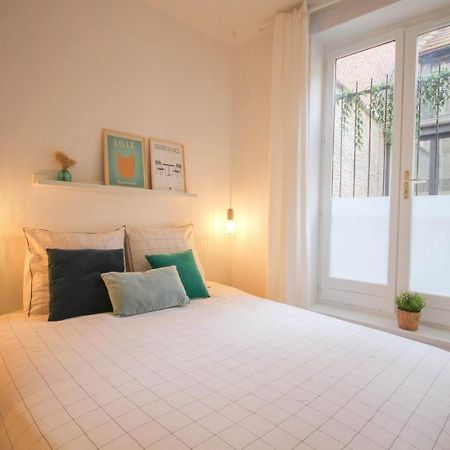 Apartamento In The Heart Of Old Lille: Rue De La Monnaie Exterior foto