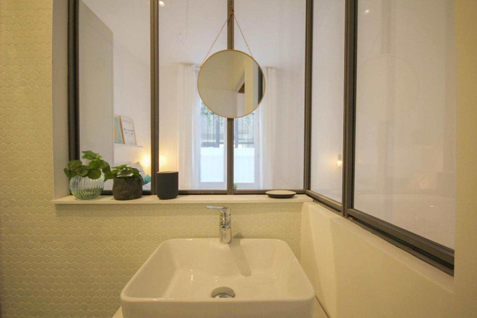 Apartamento In The Heart Of Old Lille: Rue De La Monnaie Exterior foto